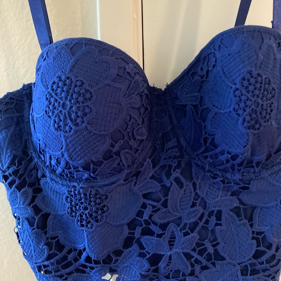 💙CROP BLUE EMBROIDERED CORSET SIZE S💙 - Picture 4 of 9
